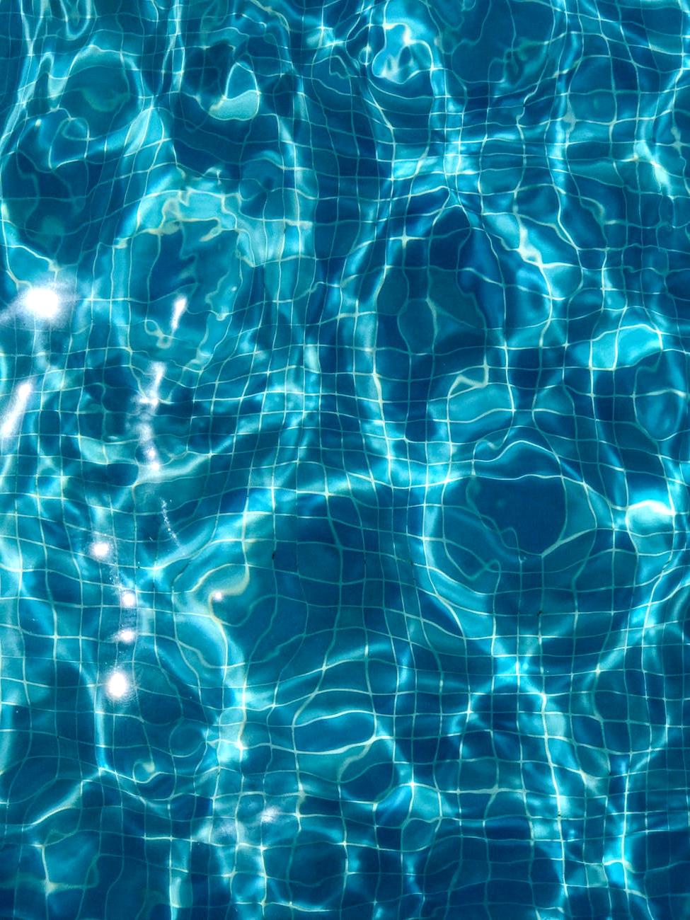 Our professional pool cleaning team